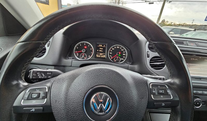 
								2014 Volkswagen Tiguan 2WD full									