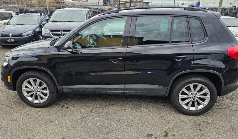 
								2014 Volkswagen Tiguan 2WD full									