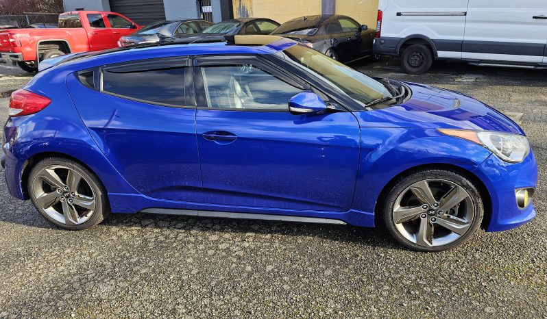 
								2013 Hyundai Veloster full									