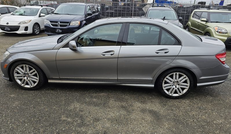 
								2011 Mercedes-Benz C250 full									