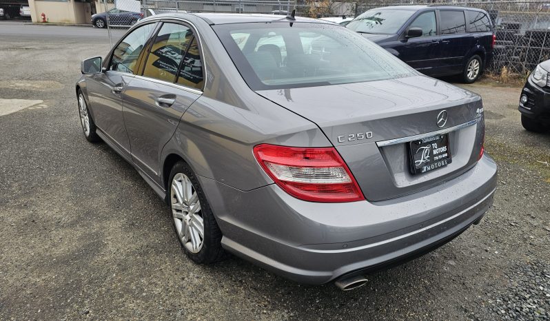 
								2011 Mercedes-Benz C250 full									