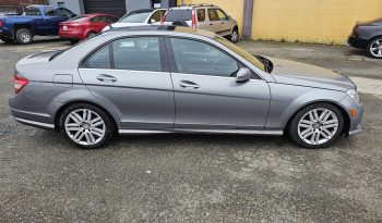 
										2011 Mercedes-Benz C250 full									