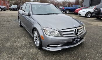 
										2011 Mercedes-Benz C250 full									