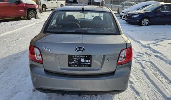 
										2010 Kia Rio full									