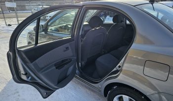 
										2010 Kia Rio full									